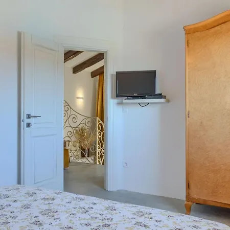 Nona Kapona By Interhome *
